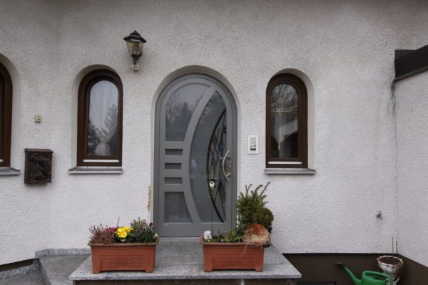 Rundbogen Haustüre aus Alu in 72115 Ammerbuch