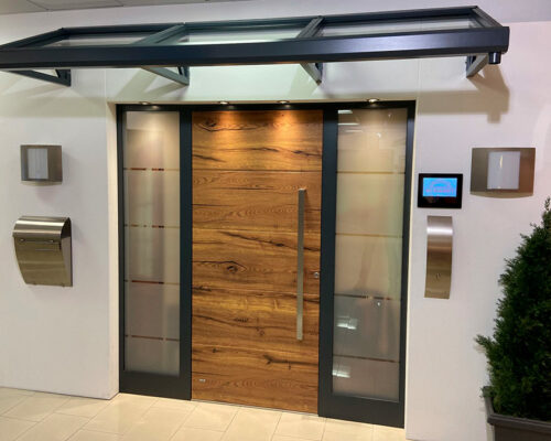 Haustüren aus Aluminium in pflegeleichter Optikbeschichtung: Holz, Metall oder Stein preview